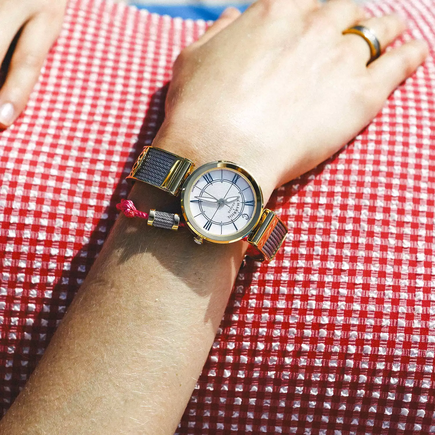FOREVER™, 32MM, QUARTZ CALIBRE, MOTHER-OF-PEARL WITH 6 SIMILIS DIAL, YELLOW GOLD PVD BEZEL, STEEL CABLE BRACELET & YELLOW GOLD PVD DECORS - Image 5