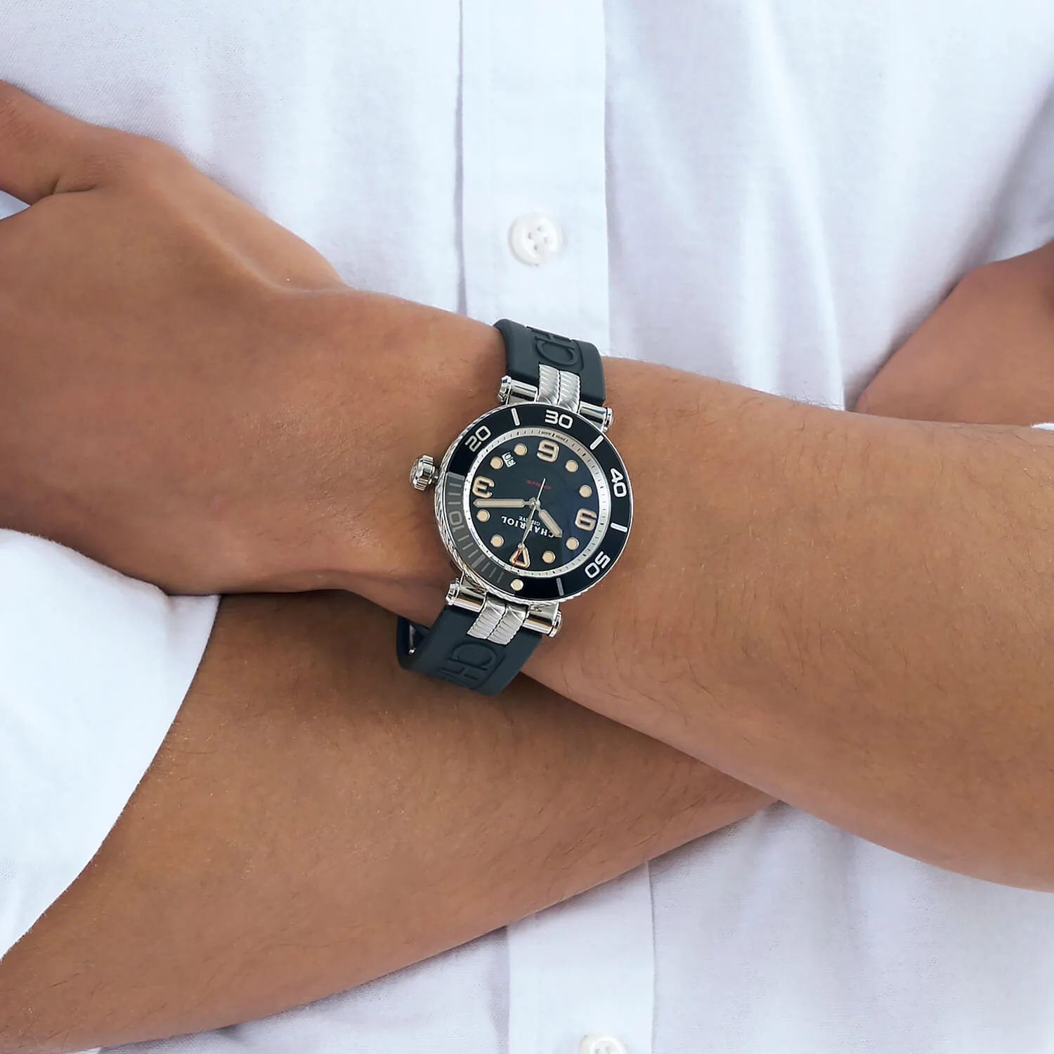 NAVIGATOR SURF, 41MM, AUTOMATIC CALIBRE, BLACK AND SILVER LUMINOVA DIAL, BLACK AND SILVER UNIDIRECTIONAL BEZEL, BLACK RUBBER INTERCHANGEABLE BRACELET - Image 4
