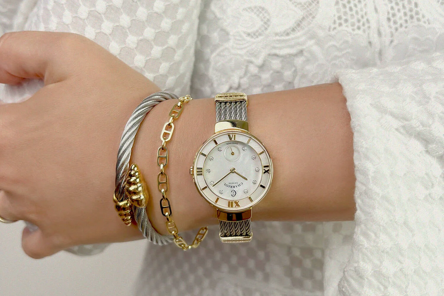ST TROPEZ, 30MM, QUARTZ CALIBRE, MOTHER-OF-PEARL WITH 10 DIAMONDS DIAL, MOTHER-OF-PEARL BEZEL, STEEL CABLE BRACELET - Image 4